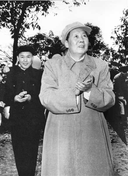 广西文革期间杀了多少人1983年1月我平反回桂林时，游行举的标语牌有两句口号：广西在文革中死难的六十万男女老少尸骨未寒！韦国清一身是血！我说的“六十万”，是民间传闻的数字，不准确