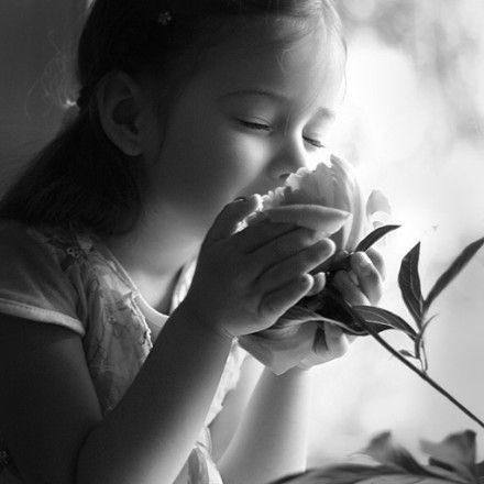 吃饭的时候看到老公在听跨年演唱会，（不知道是去年还是年前）一首接一首的当下最流行的情歌，实在是听不下去